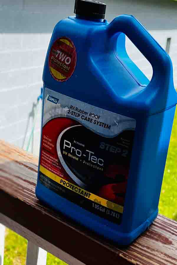 Camco RV Rubber Roof Cleaner